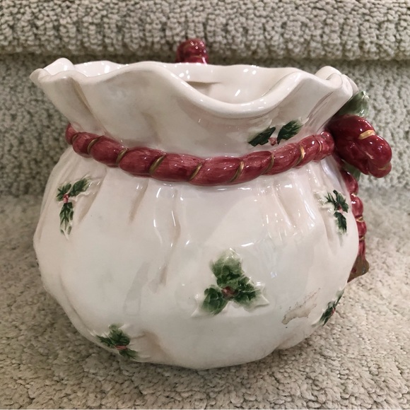 🎄Fritz & Floyd Old World Ceramic Santa’s Holly Berry Bag Pitcher (Retired 1990). - Picture 7 of 8